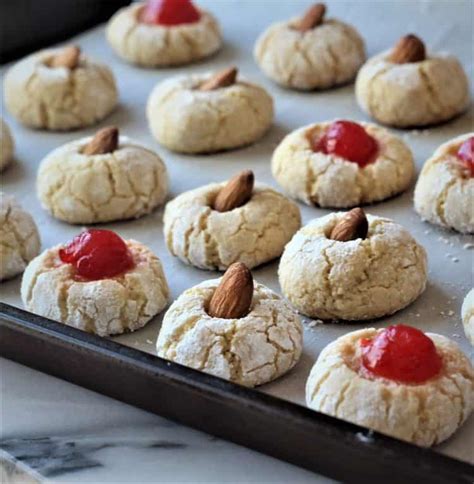 Easy Italian Almond Cookies (Amaretti)